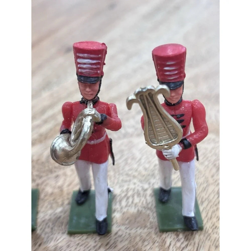FOUR (4) VTG MULTIPLE TOYMAKERS PLASTIC MILITARY BAND TOY SOLDIERS CAKE TOPPERS